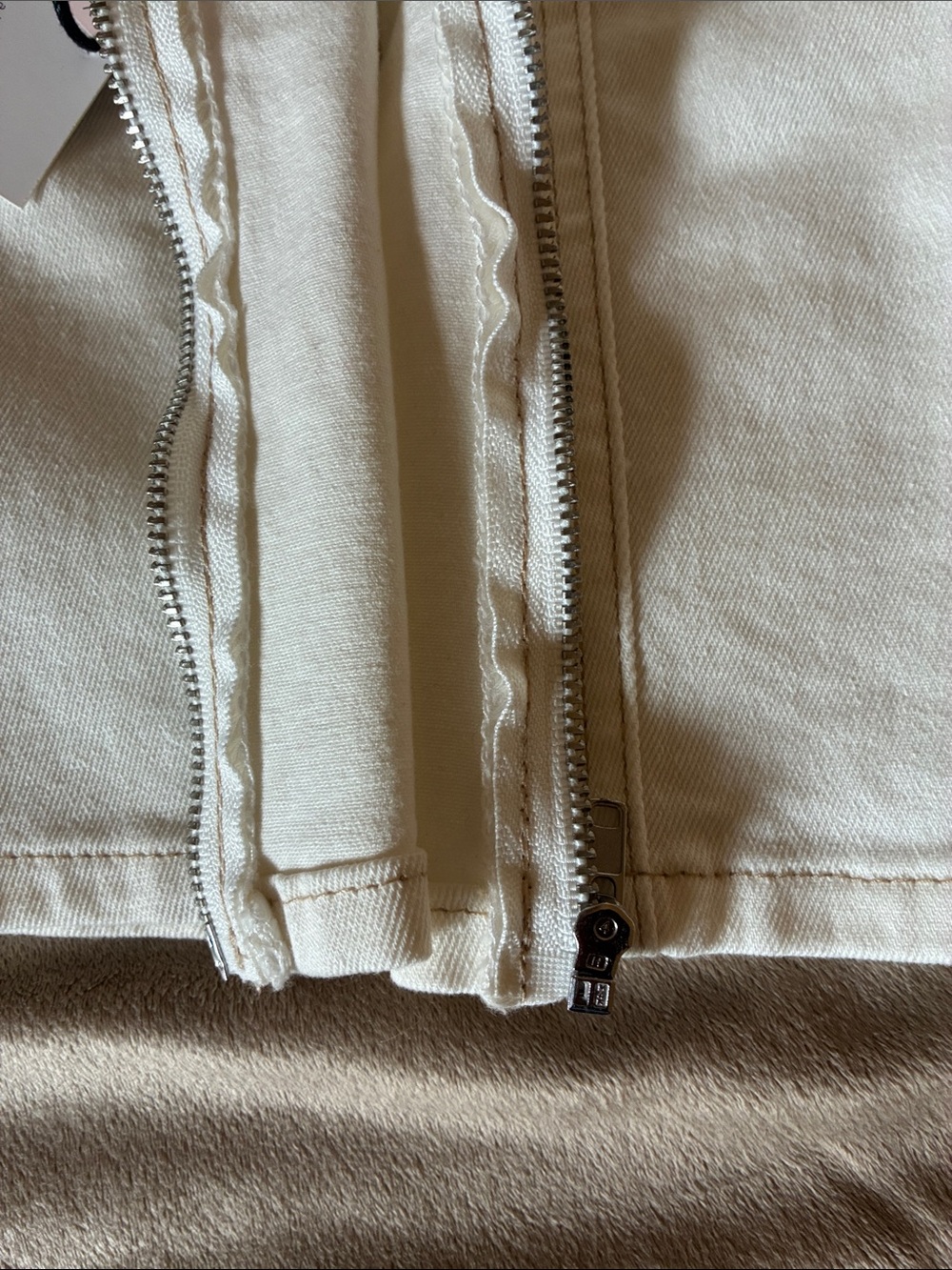 Sincerely Jules White Halter Crop Top - Picture 6 of 13
